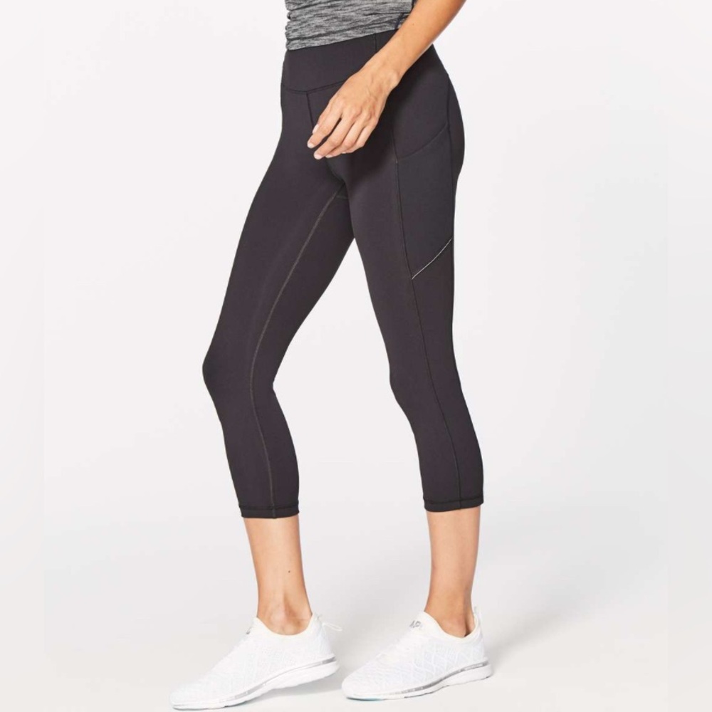 NWOT Lululemon Speed Up Crop (21”) Black